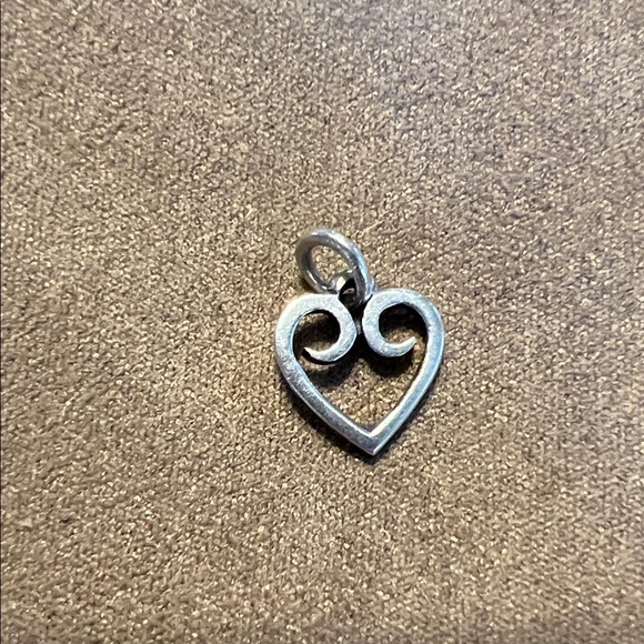 James Avery flute remembrance heart flat charm 
Rare retired Charm - Picture 1 of 3